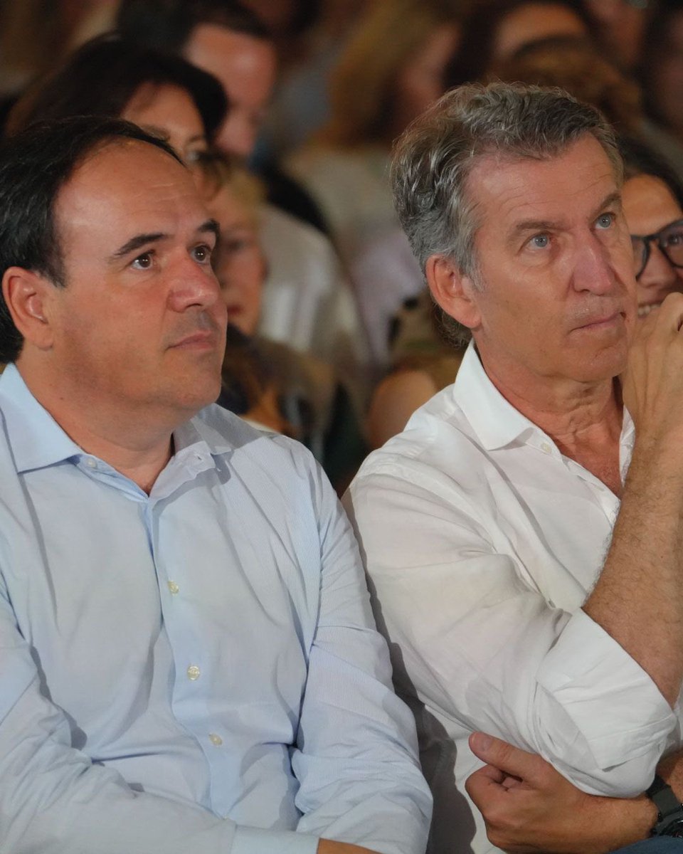 JFPerezLlorca's tweet photo. Recuperar consensos, diálogo y respeto institucional; trabajar por la igualdad de todos y hacerlo en libertad.

Seguir escuchando, pisando la calle y trabajando para dar a la ciudadanía motivos para confiar. https://t.co/4AtH4GLRoe