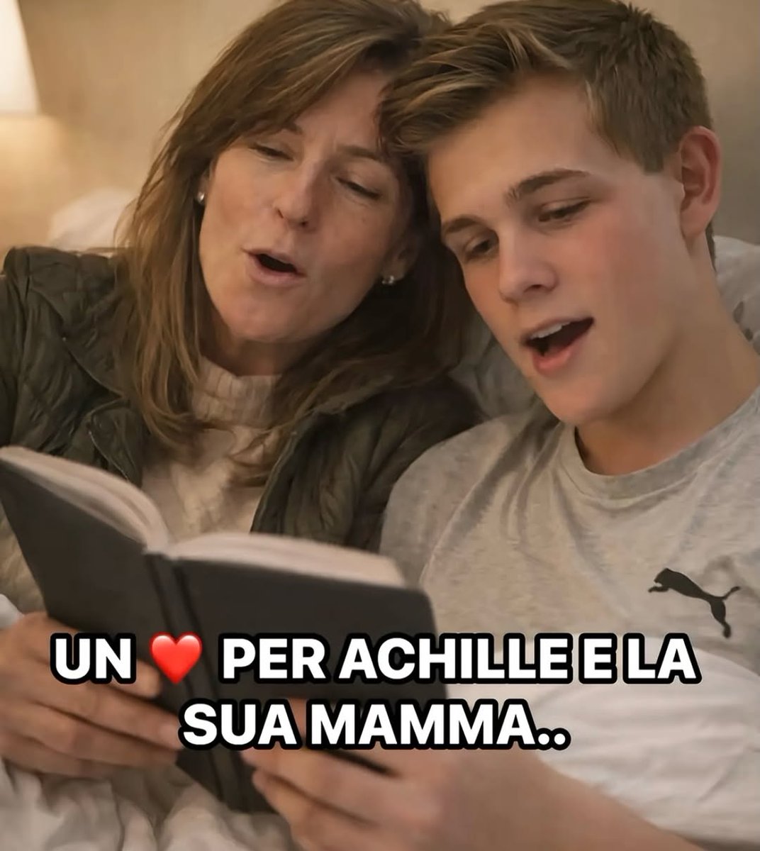 amedeovenzaof's tweet photo. "Me l'hanno strappato via. Per sempre.
Sono seduta sul tuo letto, figlio mio, e lascio partire la nostra canzone. Chiudo gli occhi e mi sembra di risentire le vostre voci: quelle urla felici nei viaggi di andata e ritorno, quando correvamo dai nonni ... https://t.co/RjMlsQquSO