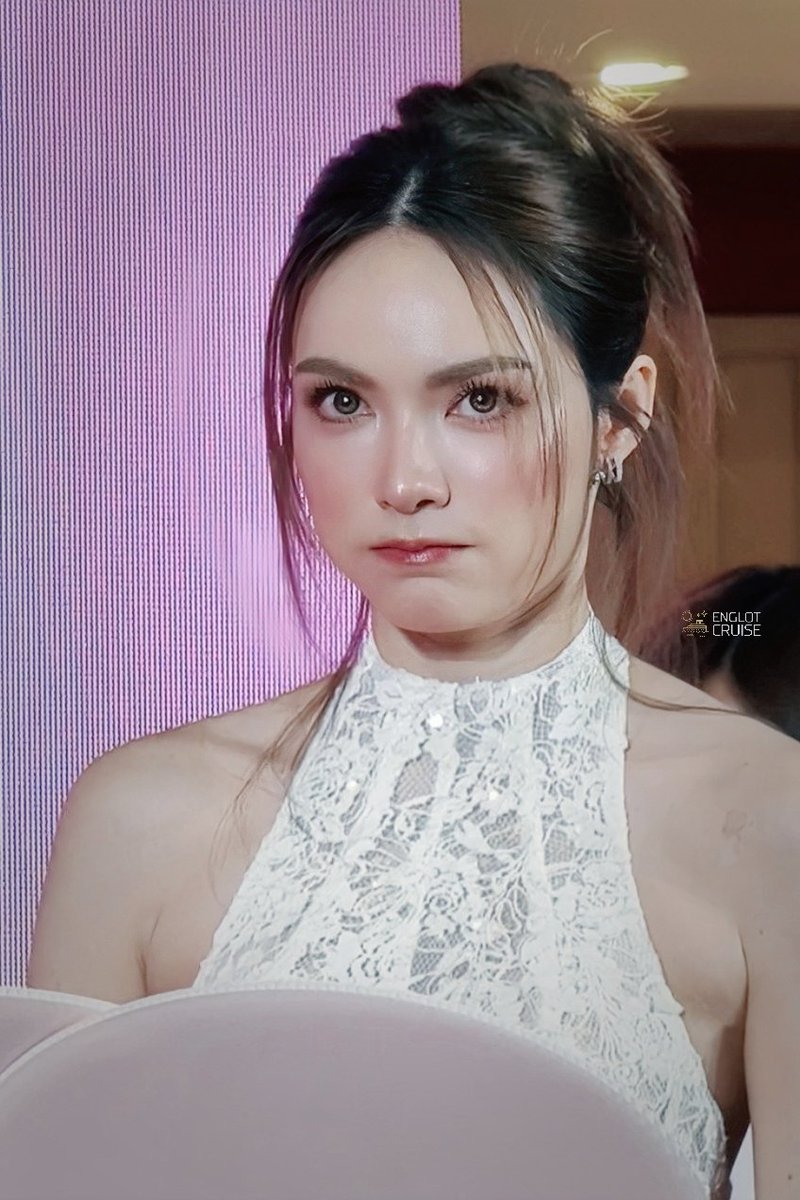 EngLotCruise's tweet photo. น้อลก็ตุวแค่นิ 🤏🏻

DISCOVER SINEHA WITH CHARLOTTE
#SinehaTheCharmIsYouXCharlotte 
#CharlotteAustin #ชาล็อตออสติน https://t.co/MGfF5hR1dc