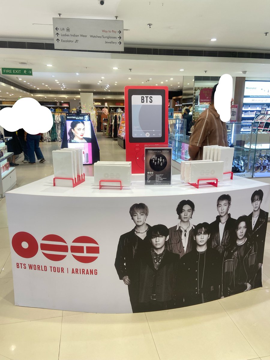 Paneertofu's tweet photo. Never thought the shoppers stop in my fuckass city would have this 💀 https://t.co/ArhQcdeEIn