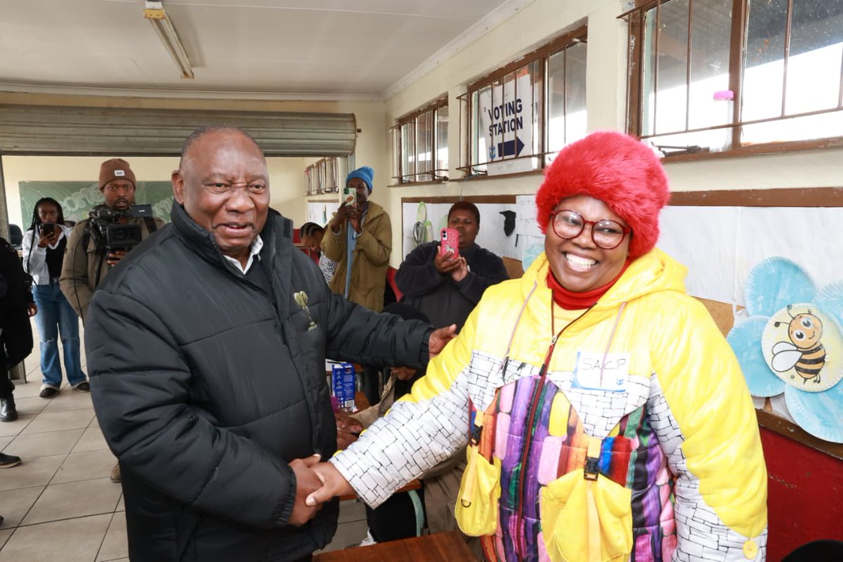 GovernmentZA's tweet photo. πΈ President Cyril Ramaphosa visited voter registration centres in KwaThema, urging eligible citizens to register and make their voices heard.
π³οΈ Register at your local station or online at https://t.co/aPvJljl0q2
#RegisterToVote #WozaLGE2026 #CapableState https://t.co/Nbu8E32e4f