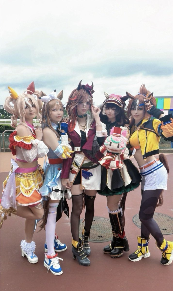 melo1224melo's tweet photo. 仲良しメンバーでサーコス楽しかった🐴
勝負服並ぶとかわいいね〜🤍

 #サーコス https://t.co/r89Pq626JE