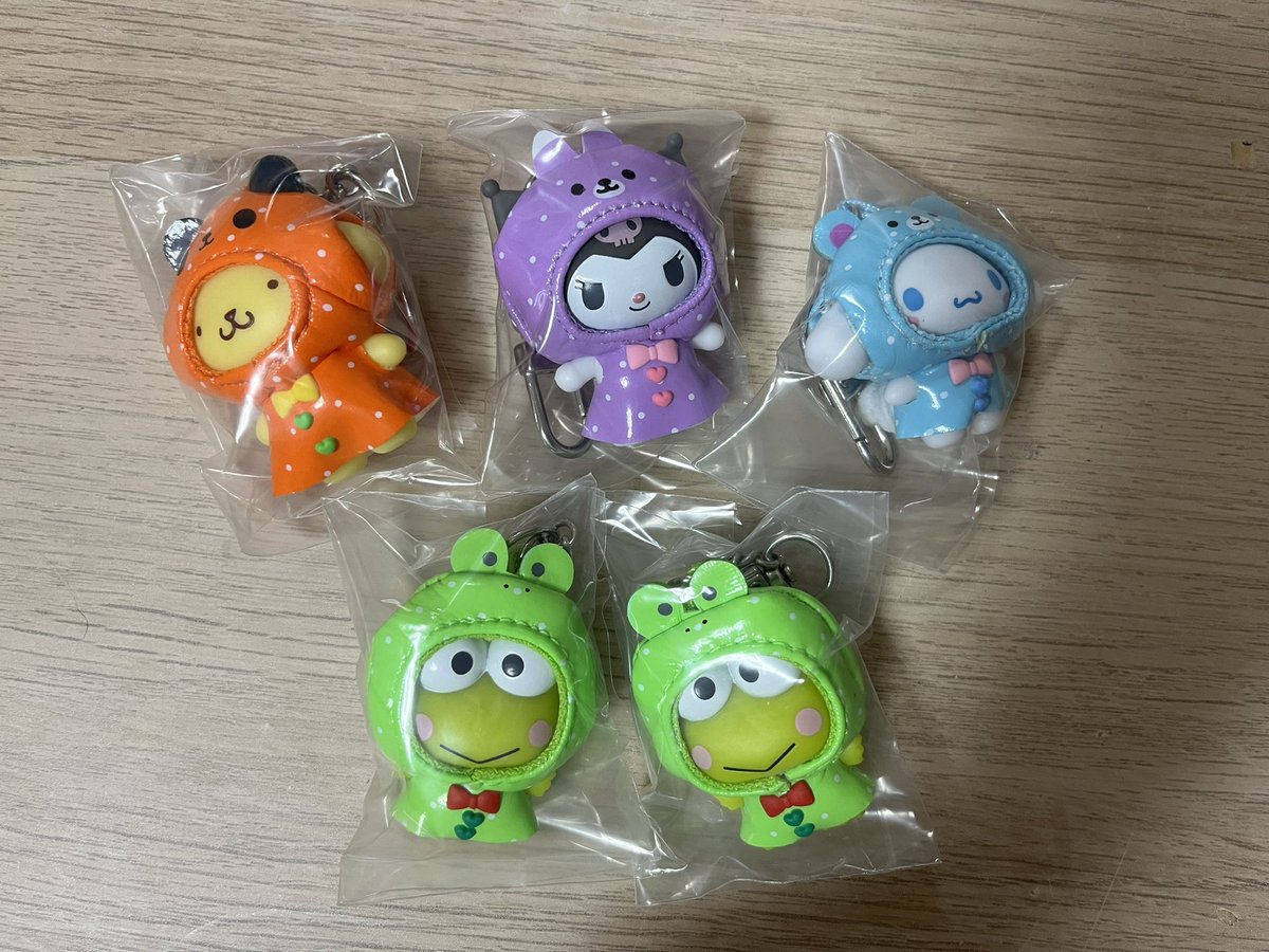 yz78y's tweet photo. サンリオ ちびっとも レインコート 交換

譲▶️けろっぴ×2、シナモン、プリン、(クロミ)

求▶️同異種 ウサハナ、キティ>>>マイメロ>>こぎみゅん または買取

大阪市内手渡しまたは郵送交換希望です！
ピンポイントで難しいとは思いますがお気軽にお声掛けください🙇‍♀️ https://t.co/ueeYWIaMsA