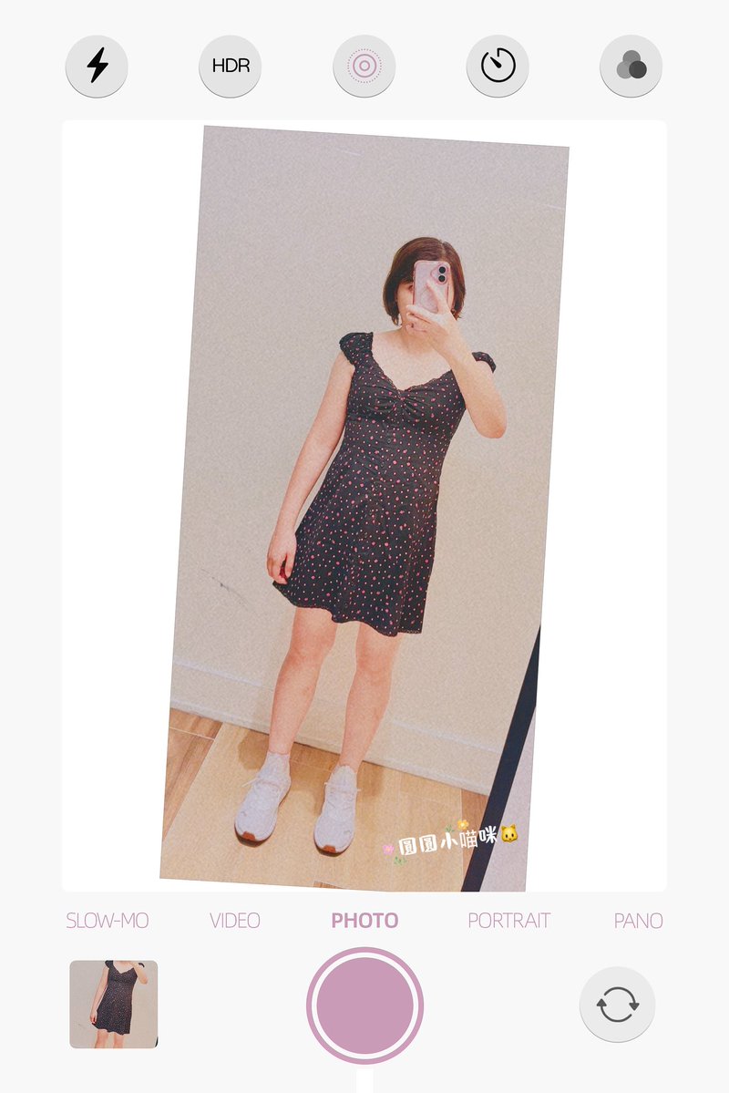 M1121iu's tweet photo. 新買的小洋裝🖤✨
原本只是想試穿，結果直接被自己燒到🤭💕
點點小愛心真的太犯規了🥺
今天的心情：100分✨

#OOTD #點點風 #洋裝 https://t.co/4CnzDEt7kp