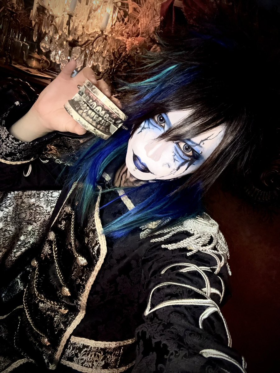 Reito_Tenebrae's tweet photo. 目は口ほどにモノを言う https://t.co/AdNiyEac6d