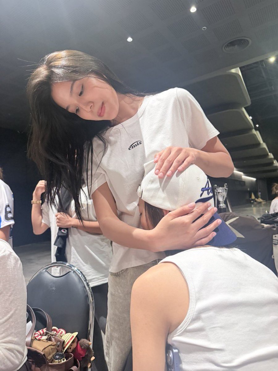 SP_PSK5's tweet photo. พี่บี๋ไม่เลิกนะครับ พี่สบายตัวสบายใจแค่ไหนอะคิดดูเวลาอยู่กับน้อง คนที่เราพร้อมทิ้งตัวด้วยได้ เอมี่บอนนี่เค้ารักกันมากจริงๆนะแก มากแบบที่แกคาดไม่ถึงเลยหละ ยัยน้องก็คงเอ็นดูพี่เค้ามากใช่ไหมลูกทั้งป้อนข้าว ปุๆเค้งๆพี่ ทั้งเอาผักออกคลุกข้าวไว้ให้พี่เสร็จสรรพ แม่ศรีเรือนแต้ๆ
🧡💜 https://t.co/5eTMGTUO2U