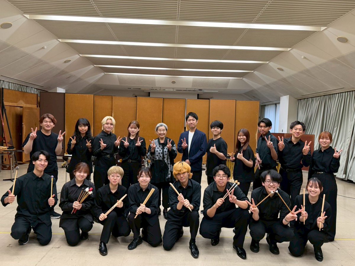 soaidagakki's tweet photo. 本日は、本学の客員教授である吉原すみれ先生による公開レッスンが実施されました🥁

先生から多くの学びを得ることができ、受講生・聴講生ともに大変有意義な時間を過ごすことができました。
学生にとって貴重な学びの機会となり、試験に向けて大きな励みになった一日でした💪🔥 https://t.co/xAQO0DNv2W