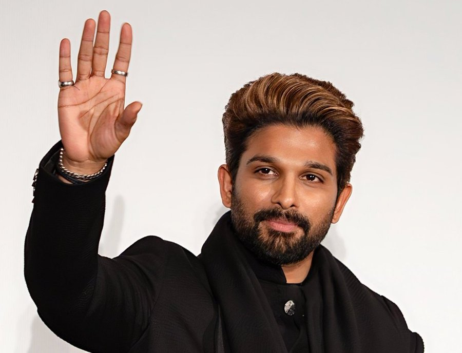 BrahmiTalks's tweet photo. JUST IN 🚨

#AlluArjun will appear before the Nampally Court on Monday in the Sandhya Theatre stampede case after the court rejected his request for virtual attendance. Heavy police security is expected during his visit. https://t.co/iupOASjM5K