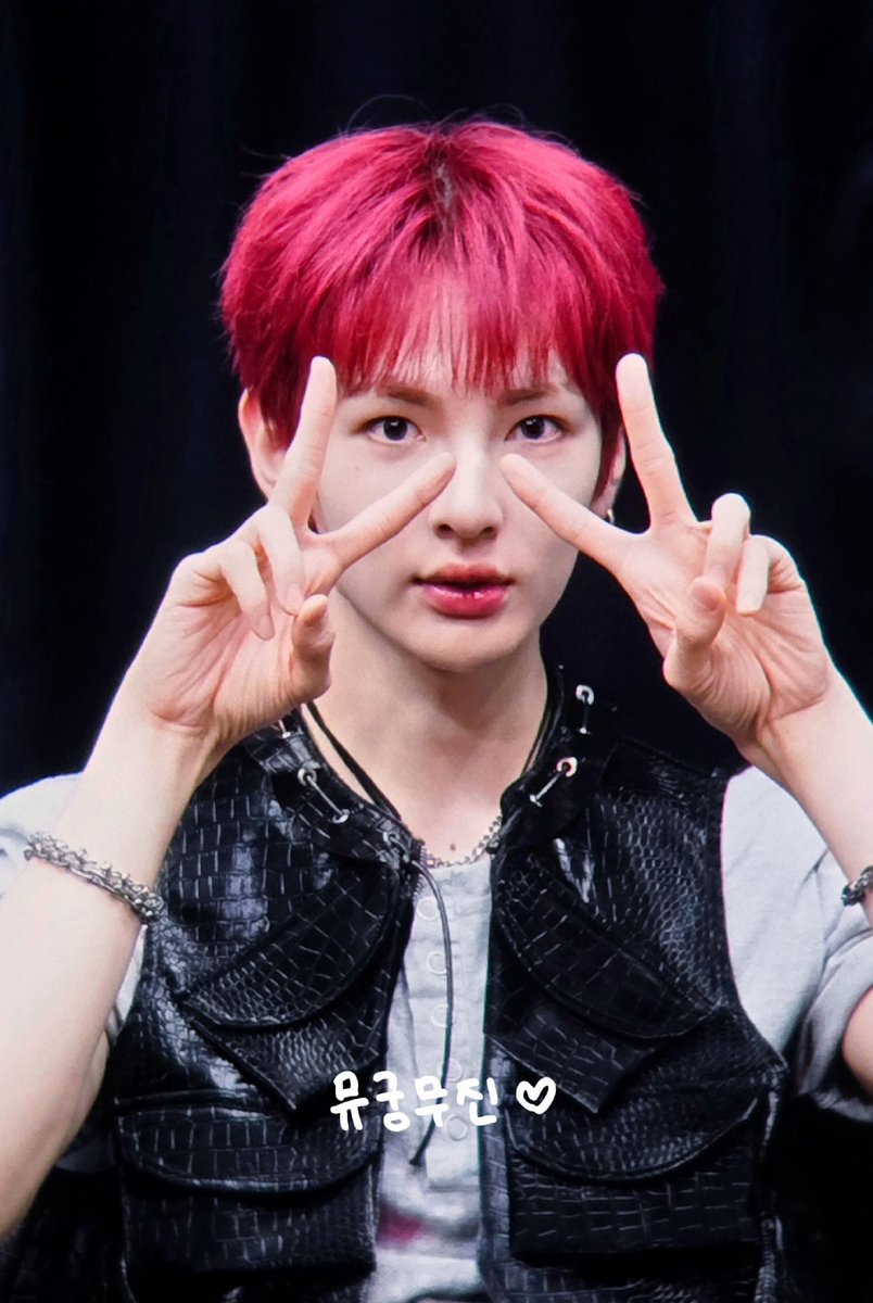 muisendless_914's tweet photo. 260620 Ci mall

밤톨브이🌰

#EPEX #이펙스 #MU #뮤 https://t.co/raNbxzm92E