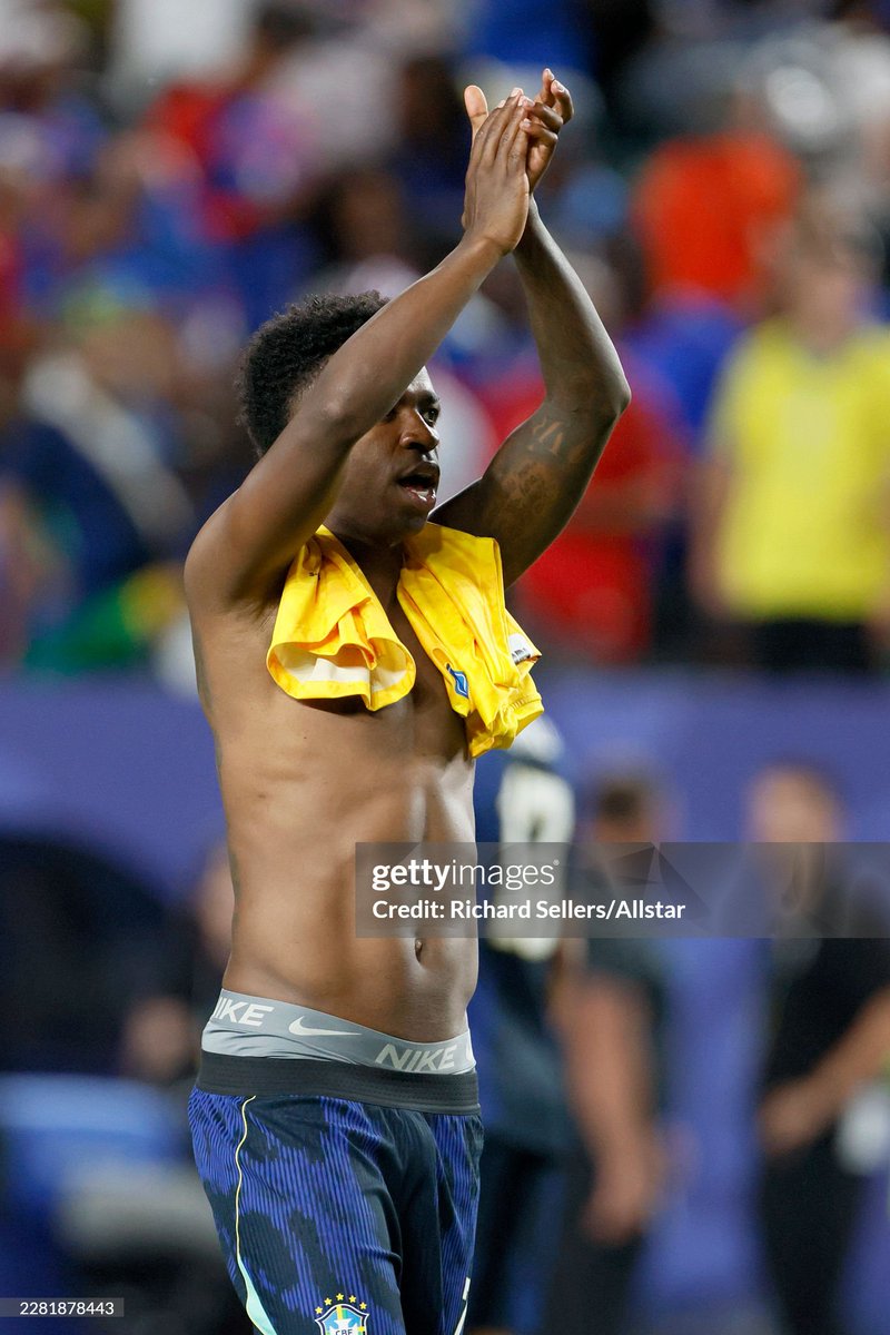 leolini6996's tweet photo. Vinicius Jr 🥵🤩 https://t.co/uCDbfo8N0T