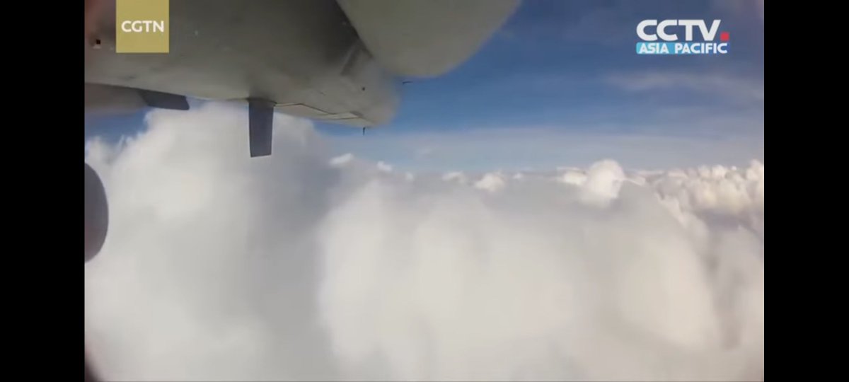 Par27560Parab's tweet photo. From same video china copied the scene from tejas video 😂😂😭 https://t.co/tvAMQ30cpB