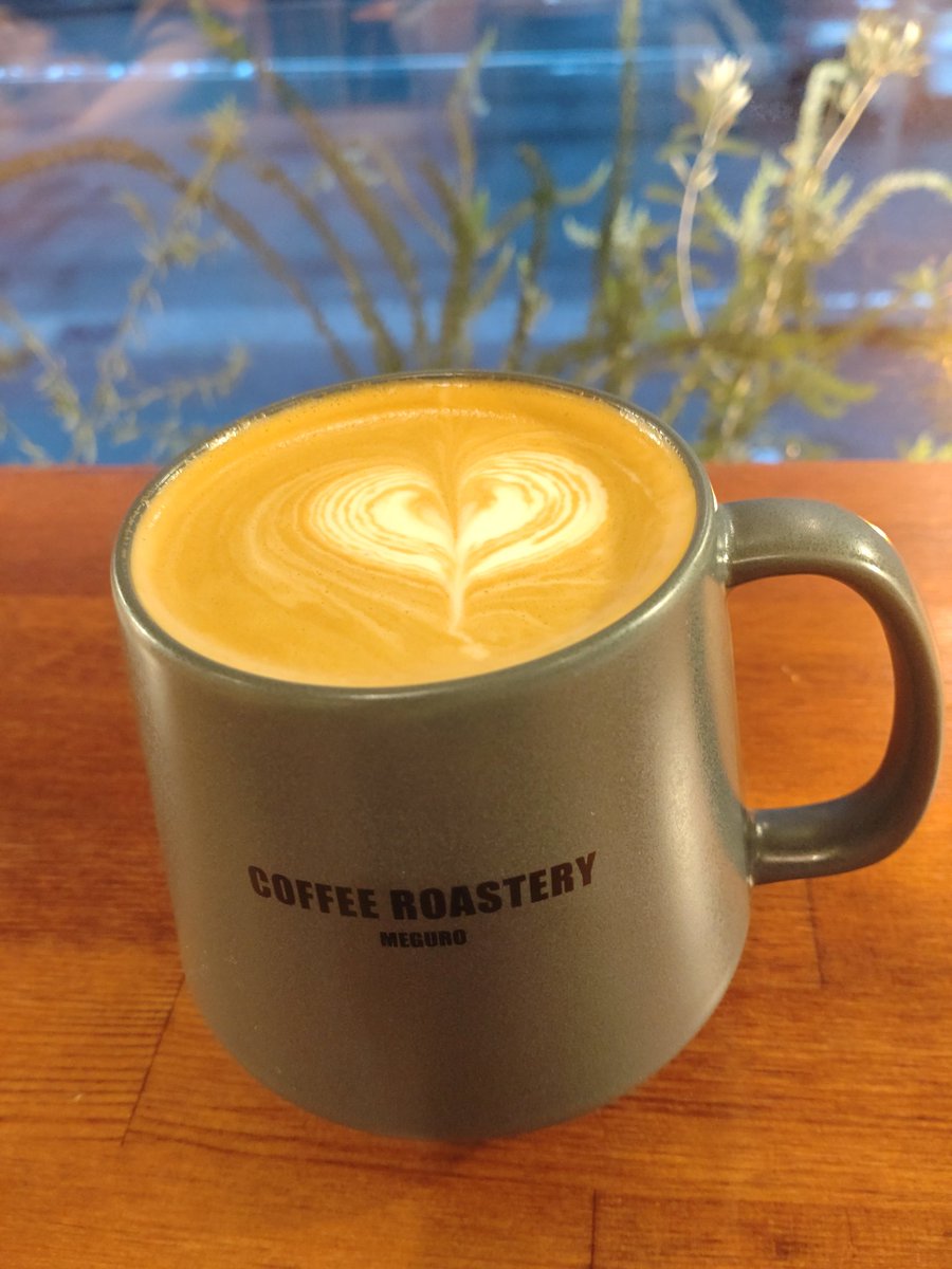 oneday600ml's tweet photo. COFFEE ROASTERY MEGURO

中華街と元町ショッピングストリートの間ぐらいにあるカフェ

670円×2

ここのカフェラテめっちゃ美味しかった🎵
スタバより高いけどこっちの方が好きかな👍️ https://t.co/7VWWb9BimR