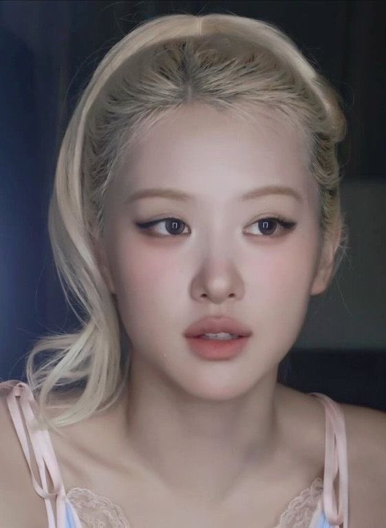 utopiabol's tweet photo. 요즘 끌리는 화장을 모아 모아....✨ https://t.co/INoAKFPvks