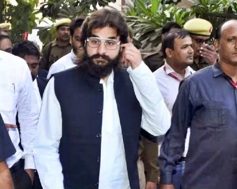 NeerajKanojia16's tweet photo. कोई बता दो पीके रातभर को,

यह मूत देंगे न तो पीके रातभर अपने दोनों लौंडे सहित बहकर बंगाल की खाड़ी में जा गिरेंगे.

🤘 https://t.co/gT6OKlCVX5