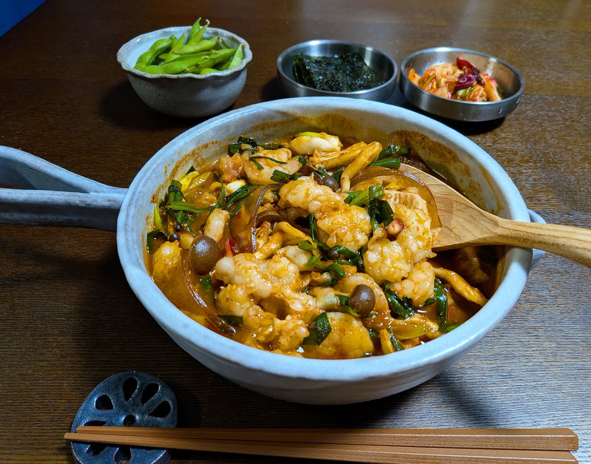 honpsan's tweet photo. 夜ご飯
　ナッコプセ

韓国で食べた美味しいものを
自己流で再現（笑）
シマチョウとえびとタコを
甘辛いタレで炒めます。
🍺のお供に⋯
🍚にのせたり⋯
美味しいけど、何かが足りない！
また挑戦してみる☺️ https://t.co/Uv7OAw5stR