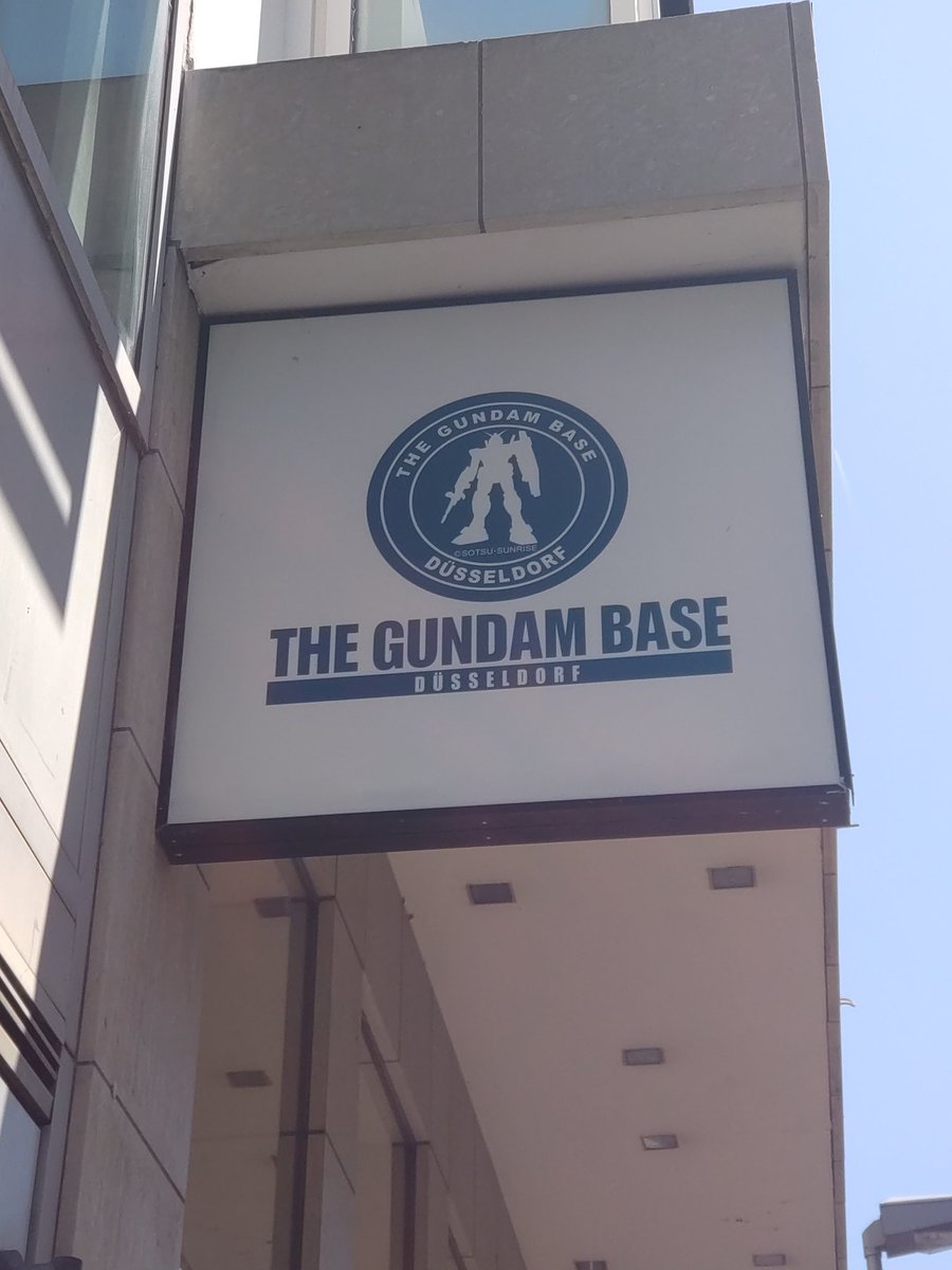 HaYaTo0820's tweet photo. 息子のためにガンダムベースへ

日本では入手しにくいやつ買えたー🙄✌✨ https://t.co/GvfrJAThsm