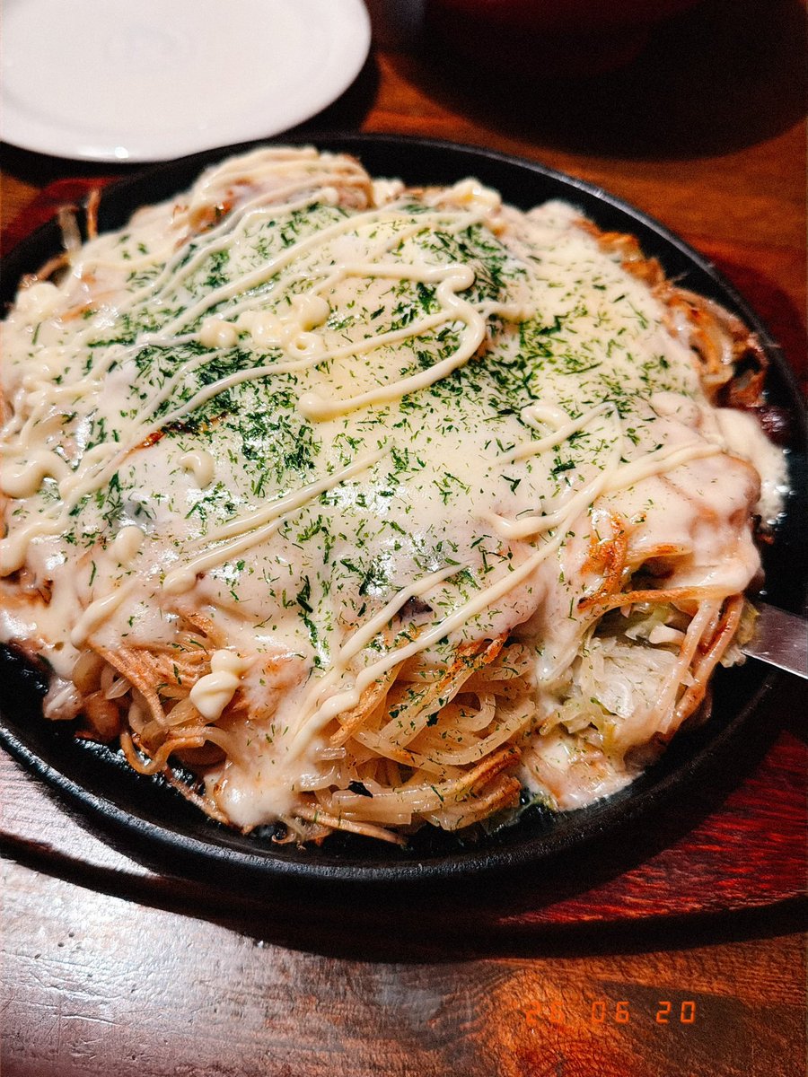 ametuchi21's tweet photo. 夜はお好み焼き食べてきた https://t.co/VgvOicdATU