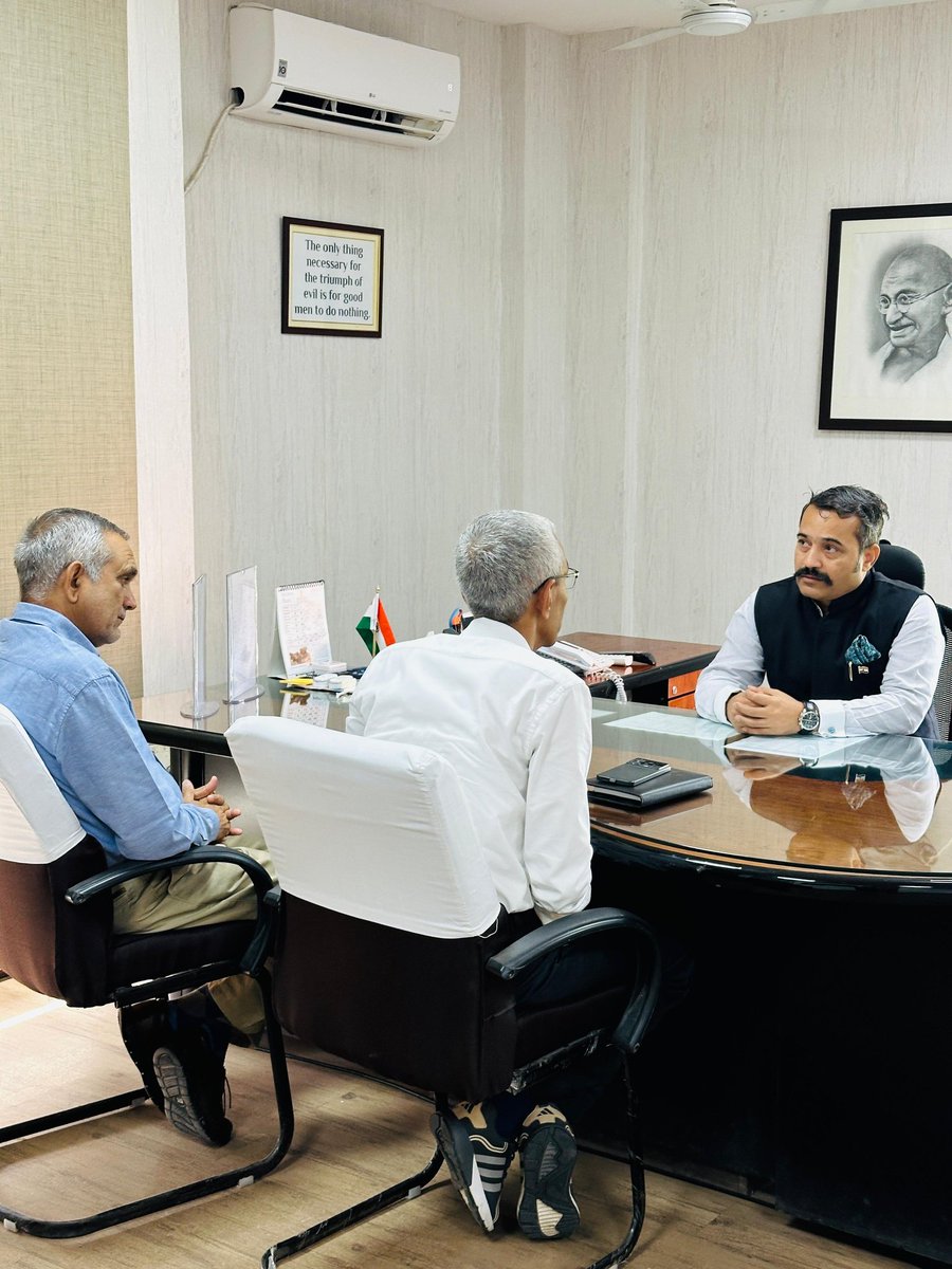 Yogsa_Ratangarh's tweet photo. राजस्थान के युवाओं में नई ऊर्जा का संचार 🇮🇳

परीक्षाओं में पारदर्शिता और निष्पक्षता की दिशा में बड़ा कदम। मेहनत करने वाले युवाओं के सपनों को मिलेगा सम्मान,और परीक्षा माफियाओं पर होगा कड़ा प्रहार

राष्ट्र सर्वोपरि

#भारत #राष्ट्रप्रथम #राजस्थान #RPSC #राष्ट्रसर्वोप @thebharatpur https://t.co/YKUQz4ABTT