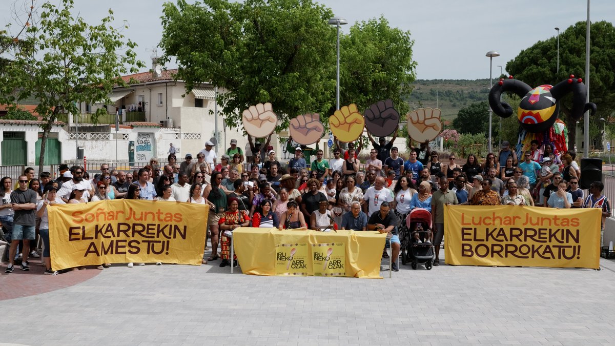 AhotsaInfo's tweet photo. [🎦BIDEOA] Iruñeko Arrozak elkarteak totalitarismoari eta gorroto diskurtsoei aurre egiteko deialdia egin du urriaren 12an https://t.co/ufnYninMvV https://t.co/YOdguOAwOJ