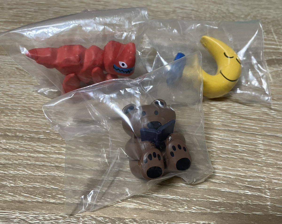 misa_021's tweet photo. 【交換】DAISUKE KONDO art collection mascot figure ダイスケコンドウ

譲▶︎第一弾 kuma 🐻
　　第二弾 thiranosaurusu 🦖、tsuki 🌙

求▶︎第一弾 taiyo ☀️
　　第二弾 inu 🐶

郵送希望📮
お気軽にお声がけください！

#ガチャ交換
#ガチャ買取
#daisukekondo https://t.co/UJ7NMXAl1t