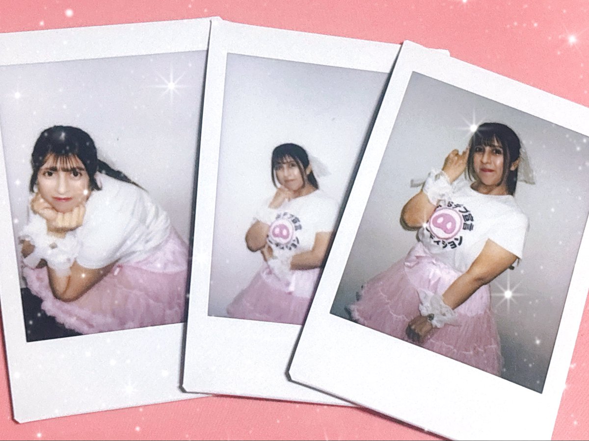 odebu_emika's tweet photo. みんなー！チェキはゲットしてくれたかなー？
今回のチェキは私服、エプロン(14日のランチ会着用)、ソロ衣装、デブ宣Tシャツからランダムです✨️
私服も可愛いの選んだし、ランチ会やライブ来れないって方もまだゲットできるチャンス✊💖衣装をチラッ😳
購入はこちらから⬇️
https://t.co/dqAOOjv5g9 https://t.co/ZF0Iag5IJZ
