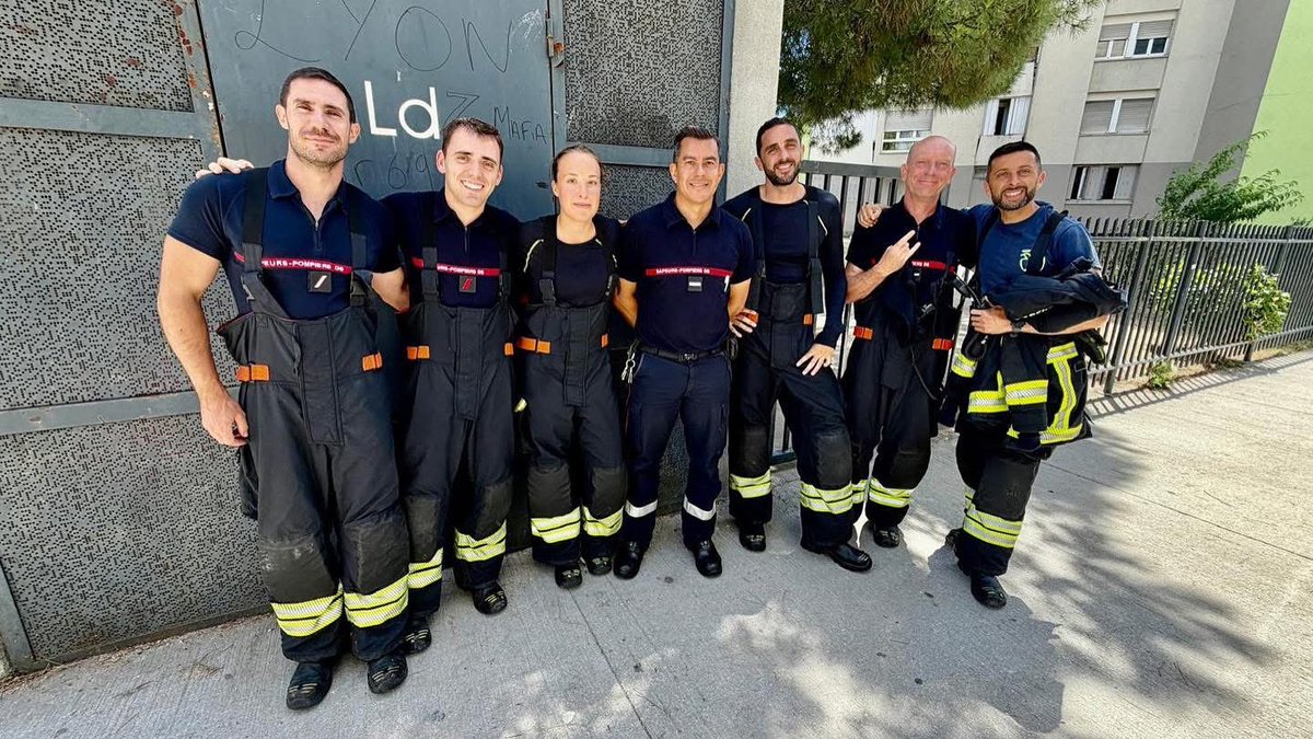 sdis_06's tweet photo. #Weekend

Nos équipes vous souhaitent un bon week-end. 👩‍🚒
La vigilance reste de mise pour tous, nous restons mobilisés.👀
___
📷T. PERIOLAT - SDIS06
#Noussommespompiers #Pompiers06 
#Engagement #weekend https://t.co/Kha9R78sBS