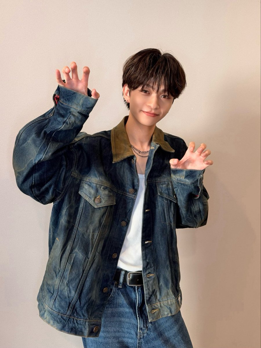 ONSENSE_info's tweet photo. 🎪OKINAWA COLLECTION 2026🎪

タマムラ ユウ - Yu Tamamura
弱点：海で泳げない

ーSNSー
X：https://t.co/fvzHFEVfSv
Instagram：https://t.co/jhkz4KWM8h
TikTok：https://t.co/2iHji27FGI
ーーーー

🌏HPはこちら
https://t.co/IszDe8s1SU

#オキコレ #ONSENSE https://t.co/zG0FR3INP3