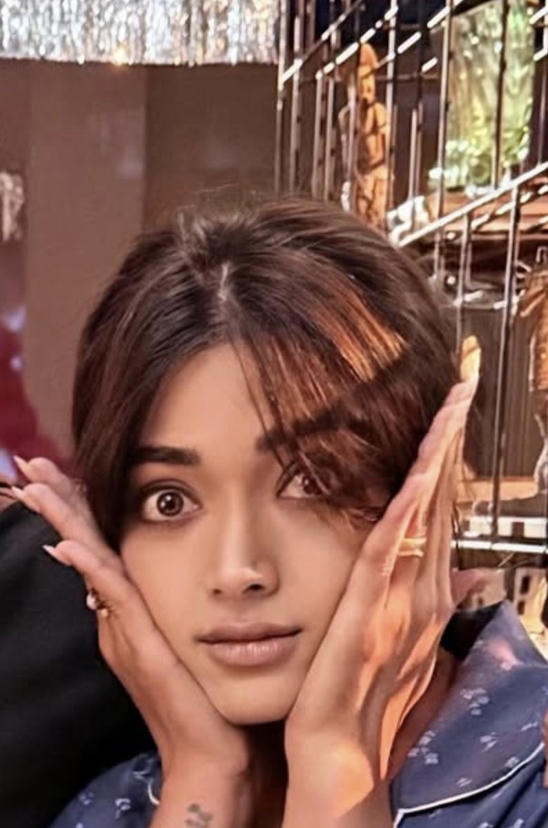 Rashmikadelhifc's tweet photo. Seeing reels on Instagram and some people are literally posting that they watched #Cocktail2 solely because of Rashmika 😭😭😭 
She really never lost that National Crush title 😭🙌
#RashmikaMandanna ❤️ https://t.co/6TGyooG2ED