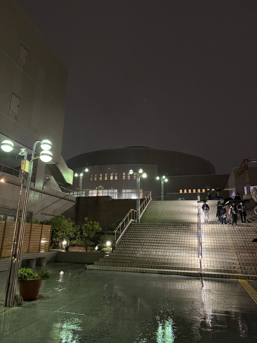 zushimi_43's tweet photo. 本日は、
聖飢魔IIの仙台ミサへ🎤
去年の聖飢魔II vs BABYMETAL以来の
聖飢魔IIでした😎
#聖飢魔II #ミサ #仙台 https://t.co/sfFhYwJYWW