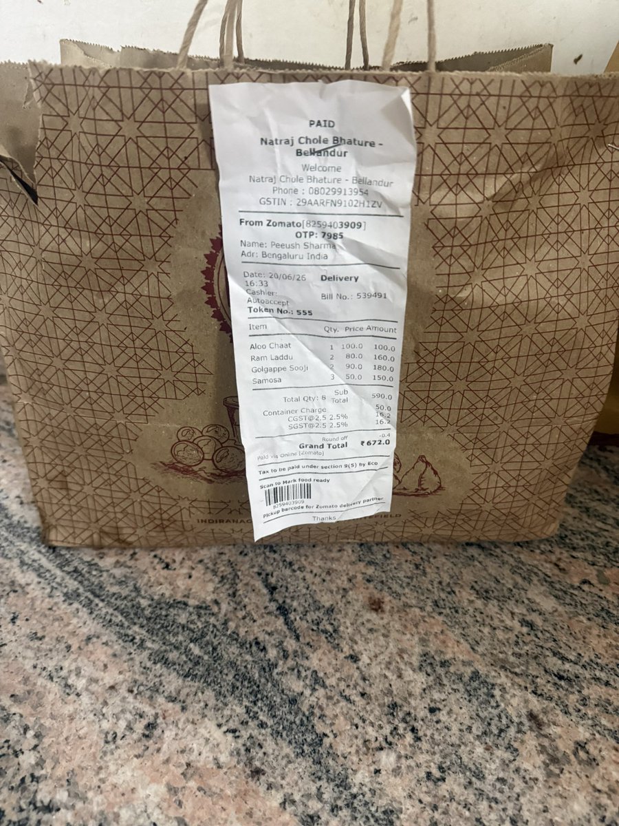 ansulstack's tweet photo. @zomato @zomatocare 

Recieved someone else’s order.

Had ordered chole bhature and moong dal chilla https://t.co/i0gbubOtoC
