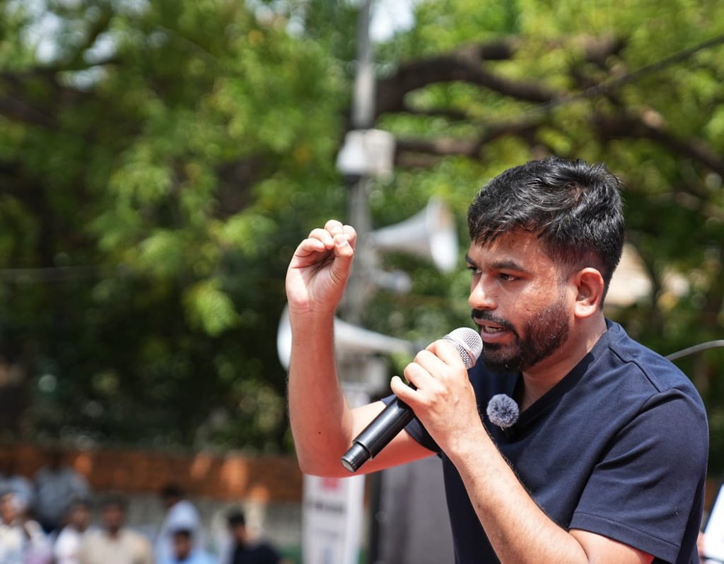 CJP_for_India's tweet photo. Abhijeet Dipke Announces “We won’t leave Jantar Mantar Till Dharmendra Pradhan Resigns” https://t.co/EkaF4KqF3w