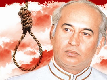 Badi_Chiria's tweet photo. جب انوارالحق کاکڑ نےکہاکہ نواب اکبر بگٹی شہید نہیں ہوئے بلکہ انہیں ریاست نے مارا تھا اور وہ غدار تھے تو سوشل میڈیا پر ایک اور سوال گردش کرنے لگا۔ لوگ اب انوارالحق کاکڑ سے پوچھ رہے ہیں کہ بھٹو کو بھی ریاست نے پھانسی دی تھی تو اُن کے بارے میں آپ کا کیا خیال ہے ؟

@farzanaalispark https://t.co/yX4e8go6Fm