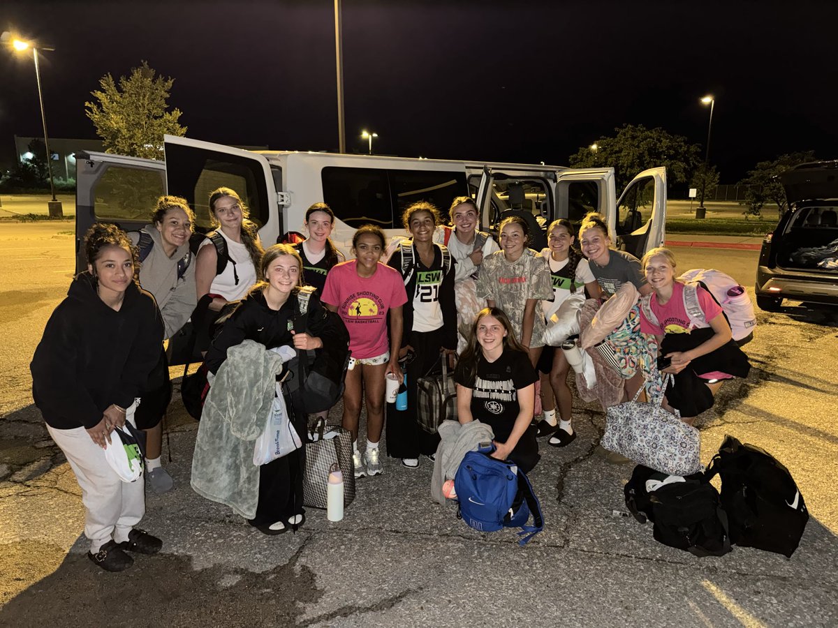 LSWGBB's tweet photo. Return from Columbia MO, last night, and look at those smiles.
Things I know
-56 straight hours together, and they are still smiling. 
-Went 3-1 against some pretty good teams. 
-Playing hard, together, and with toughness can take you a long way!
Proud of how this group competed https://t.co/jDO3Y0klmz