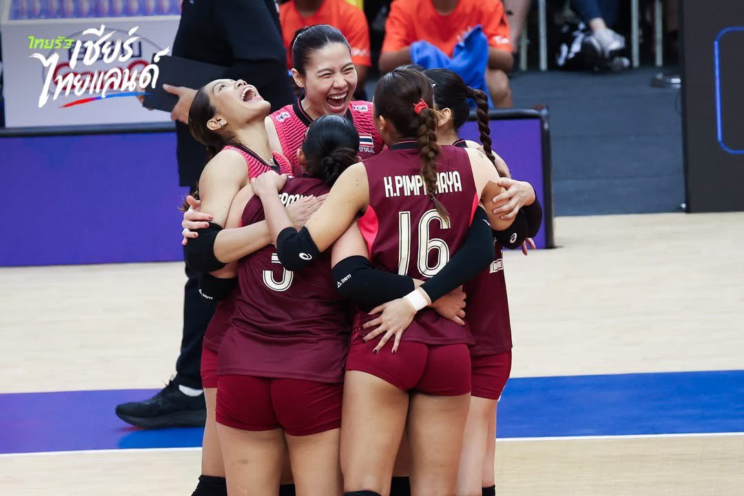 Skyboyz15's tweet photo. 🏐เชตสาม โคตรมันส์!  "ลูกยางสาวไทย" เอาคืน ปิดเซตสามได้ แบบนำห่าง  25:18 คะแนน
ไทยขึ้นนำ .. ไทย 🇹🇭 2️⃣ : 1️⃣ 🇨🇦 แคนาดา👏🏻
#VNL2026 #วอลเลย์บอลหญิง https://t.co/SGdG9R9J7G