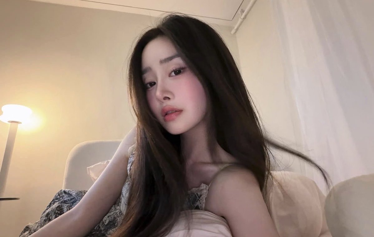 meogbabii's tweet photo. 헙 여자의 악마 이 사진 몬데~~~~ㅜㅜ😳😳 https://t.co/AFfTQ3gcre