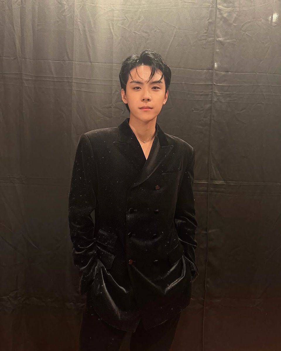 greeneryii's tweet photo. 아련..촉촉...... https://t.co/fK50JaYZqa