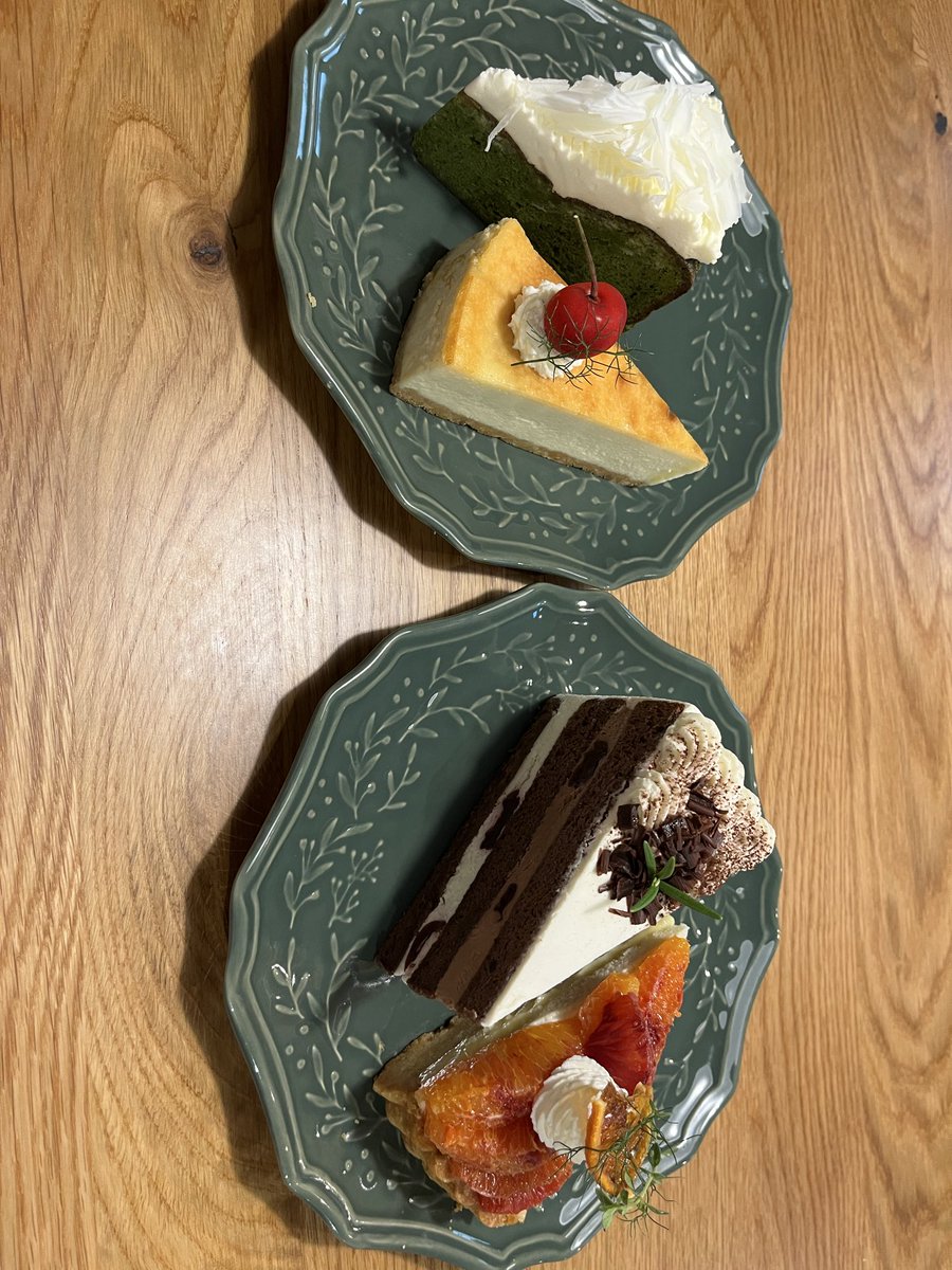 seiho1's tweet photo. 予約困難なケーキ屋さんのケーキの応募に当たり美味しくいただく😋
雨の中受け取りに行ってくれた夫に感謝🙇‍♀️✨ https://t.co/jSrwMGfuJ8