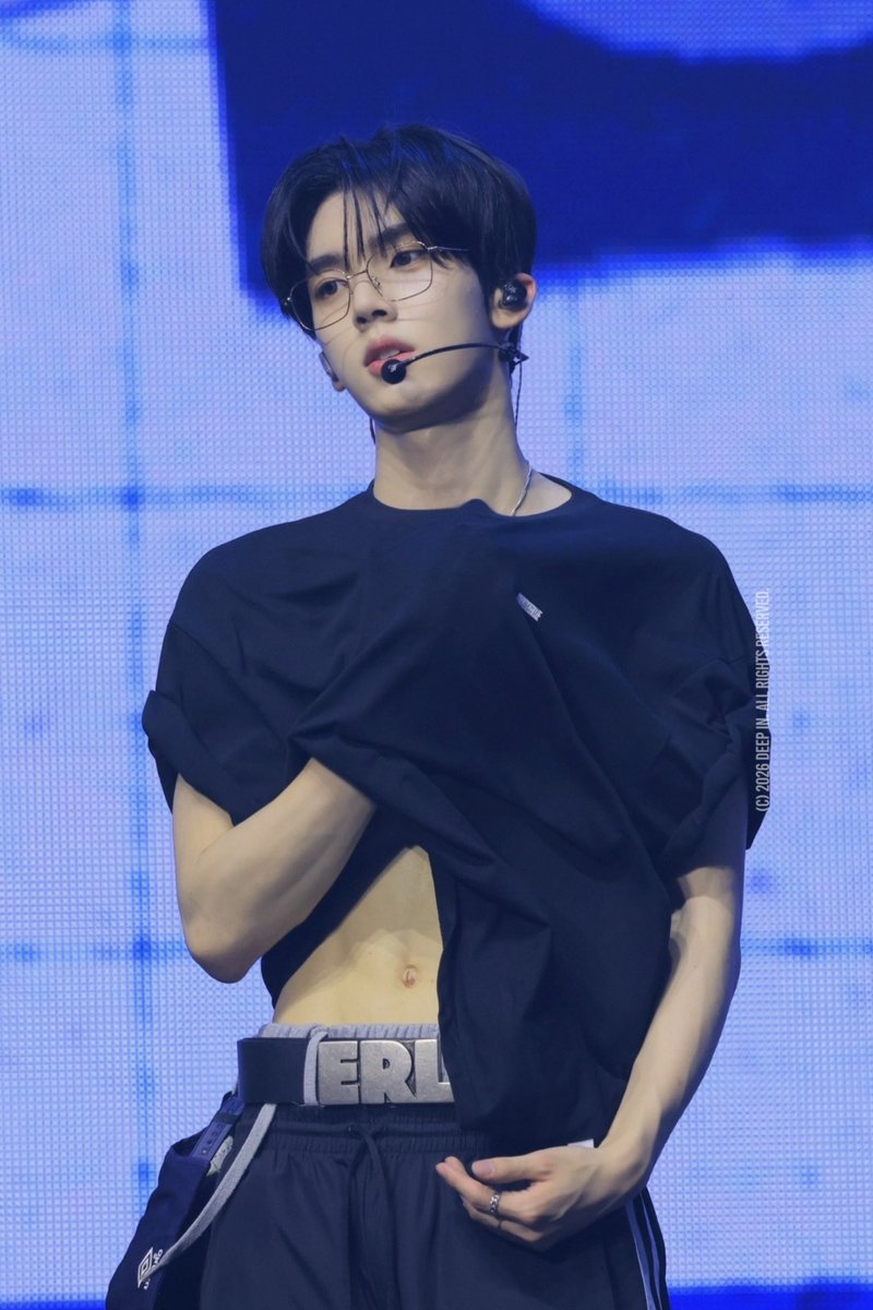 kpop moments that could kill achilleans tweet media
