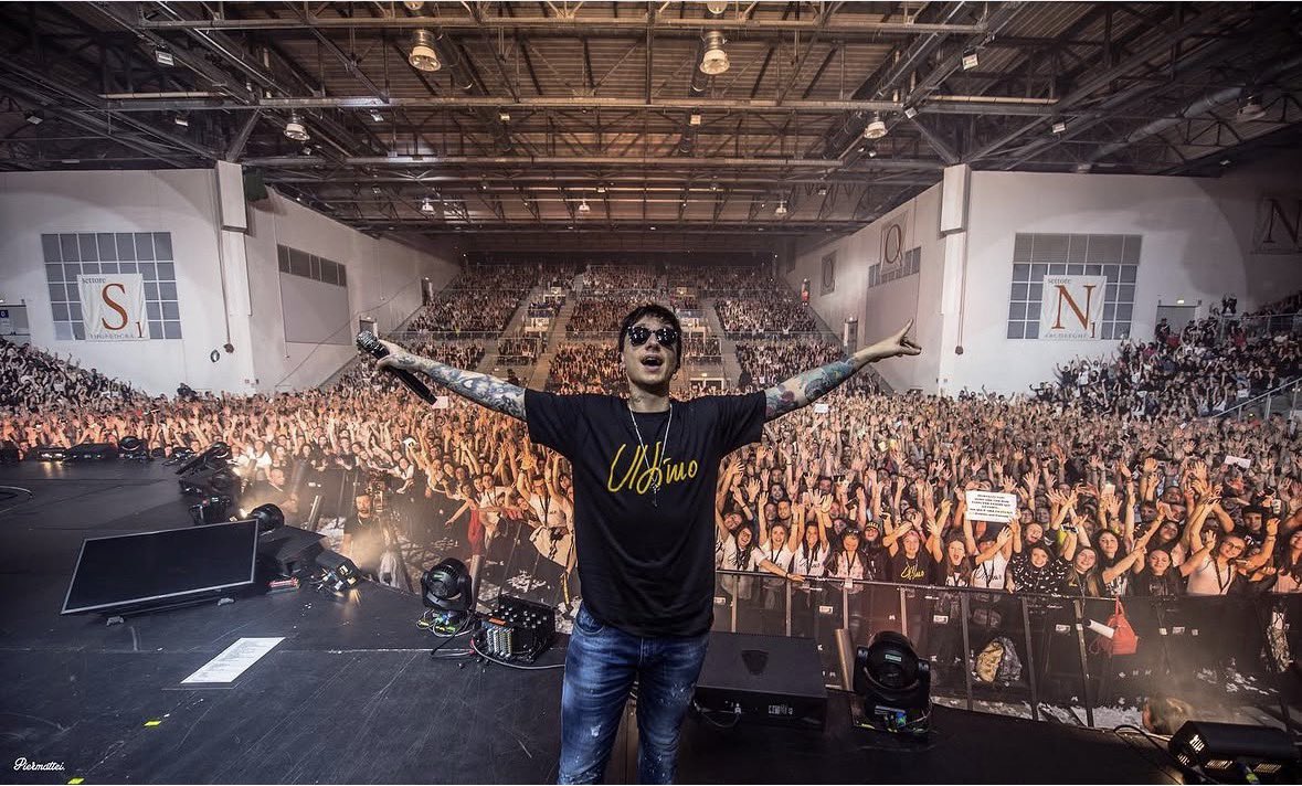 VVALESALE's tweet photo. “siamo un per sempre” https://t.co/mkUr9xJIO3