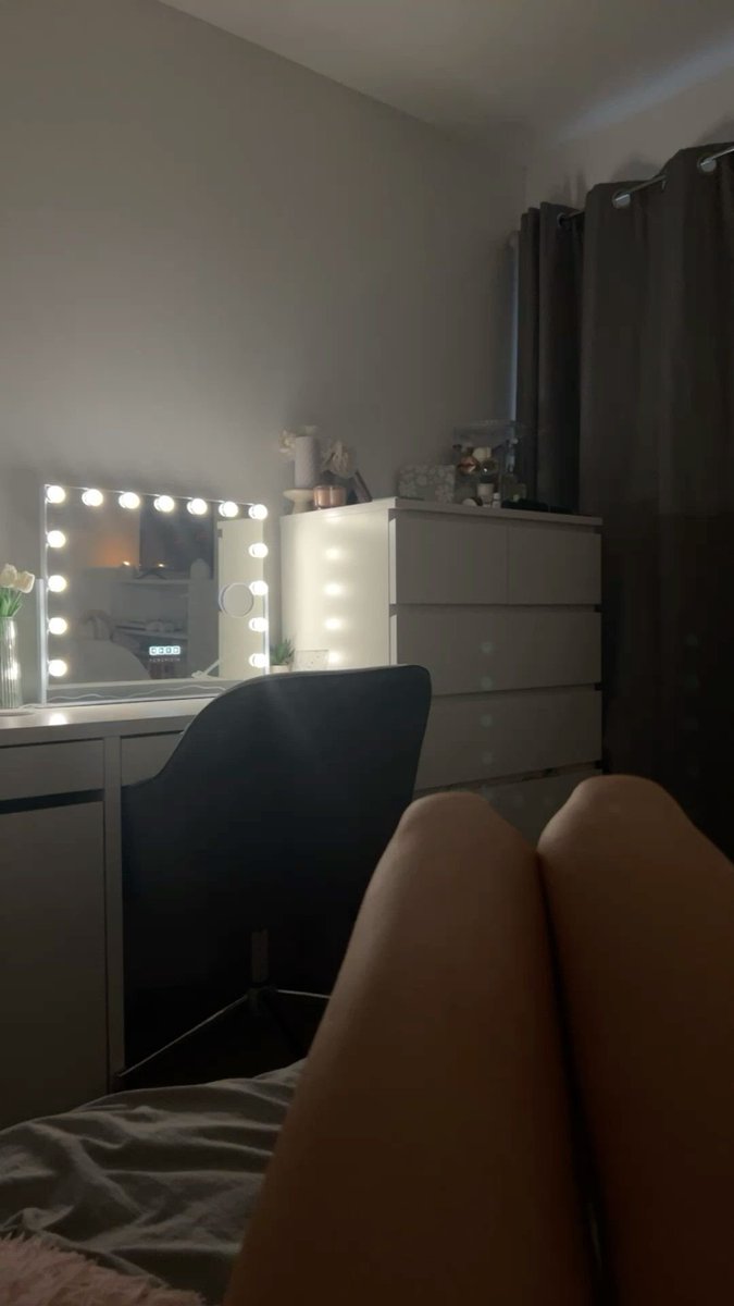 AshleyQueen31's tweet photo. Moi qui attend les soumis https://t.co/0eLWrBaX2O