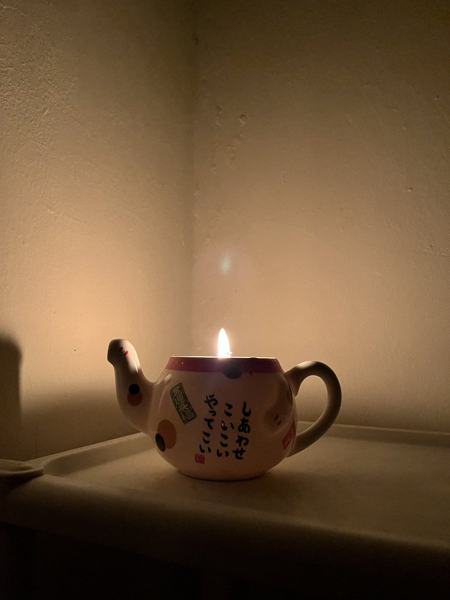 bluecryyystal's tweet photo. Tiba tiba lampu mati 🙂 https://t.co/o92TCtyPMf