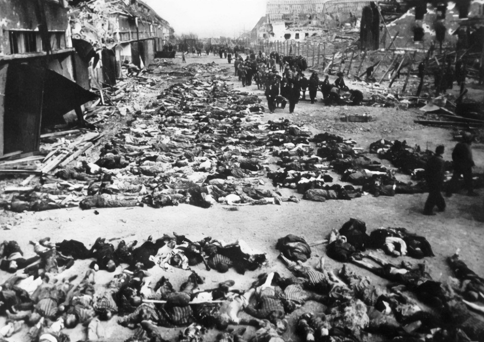 BowesChay's tweet photo. 4) In spring 1943 UPA units under commanders such as Ivan Lytvynchuk “Dubovy” attacked multiple Polish settlements. In Janowa Dolina on the night of 22–23 April 1943, around 600 Poles were massacred and the village burned. Other attacks hit Lipniki 184 murdered and many others https://t.co/plhAhoDf8z