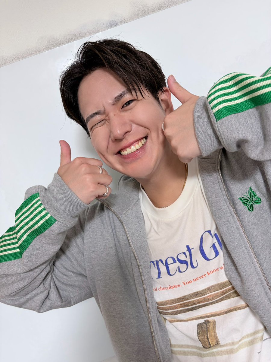 KaiTo_bbcthx's tweet photo. 本日は雨の中足を運んでくれてありがとう😭
そして足を止めてくれた皆ありがとうございます❗️
雨の中待たせてしまう瞬間もあったりしてごめんね🙇‍♂️
皆がいてくれたおかげで今日もアツいライブができました😆汗だくだくでした😄
明日は配信❗️時間決めたら報告するね😆
皆気をつけて帰ってね😄 https://t.co/01tTgvlKAt