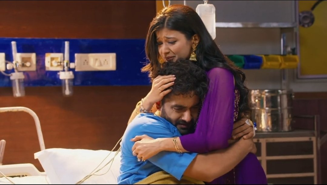 AbhiMaan_FC's tweet photo. ✨𝔸ℂ𝕋𝕀𝕍𝕀𝕋𝕐✨

Amidst all the struggles, they keep giving us little moments that warm our hearts 🥹♥️

Nation, which small moment from the current track melted your heart the most and why?
Drop your fav moments in quotes! 

{#Yrkkh #AbhiMaan} https://t.co/oiIqashfMV