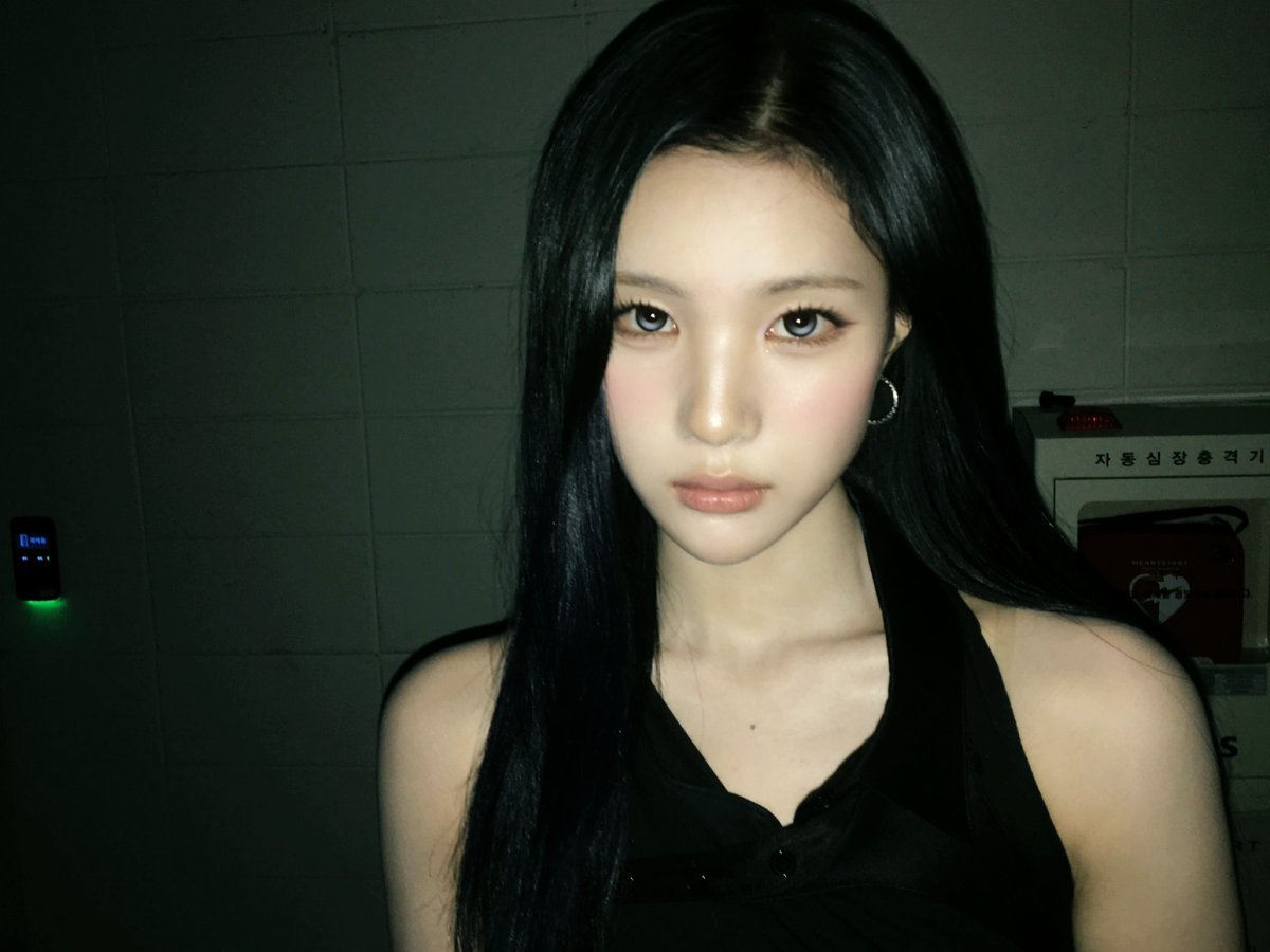 H2H_INA's tweet photo. 260620 #JUUN weverse post 

Vampire era,,🧛‍♀️

#Hearts2Hearts #하츠투하츠 #주은
@Hearts2Hearts https://t.co/eI2bqRVzDX
