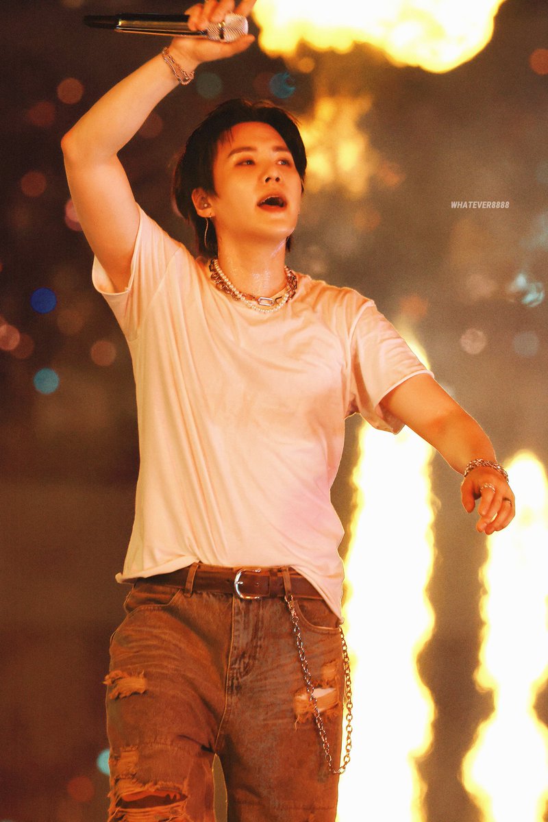 93DaeguTownSuga's tweet photo. He is the sexiest!! Fine man..🔥 https://t.co/aDpTDjPrz6