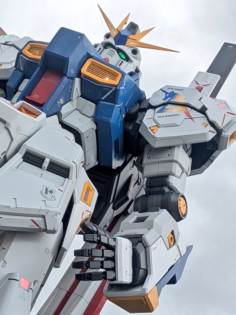 chie_bj's tweet photo. ガンダムよく分からないんだけど、いいな～ってなりながら写真撮った。 https://t.co/t12jgZeEiW