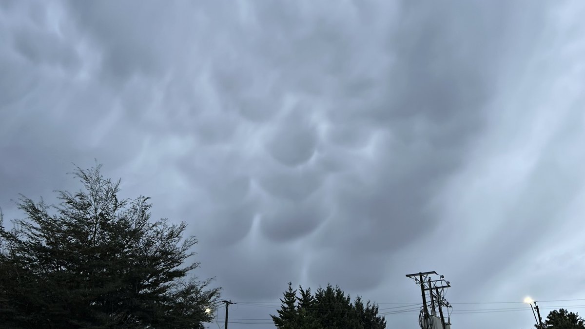 verdeptune's tweet photo. Nubes Mammatus en Puerto Varas, hoy 20 de junio de 2026 a eso de las 8:11 AM.

#Nubes https://t.co/RhkbXKTxge