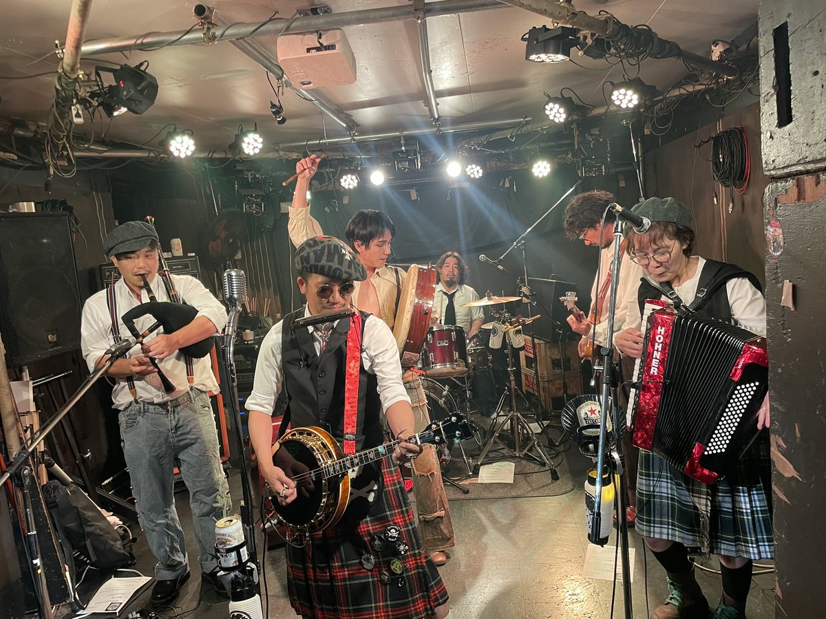 poo2310's tweet photo. 昨日の戦国大統領♪②

#堕ノ藏
#ヴィレスラヴィル
#THE BAT BERRY BLANKS
#THE CABE$
#サントス
#MMK
#戦国大統領 https://t.co/UnuPeFZA7q