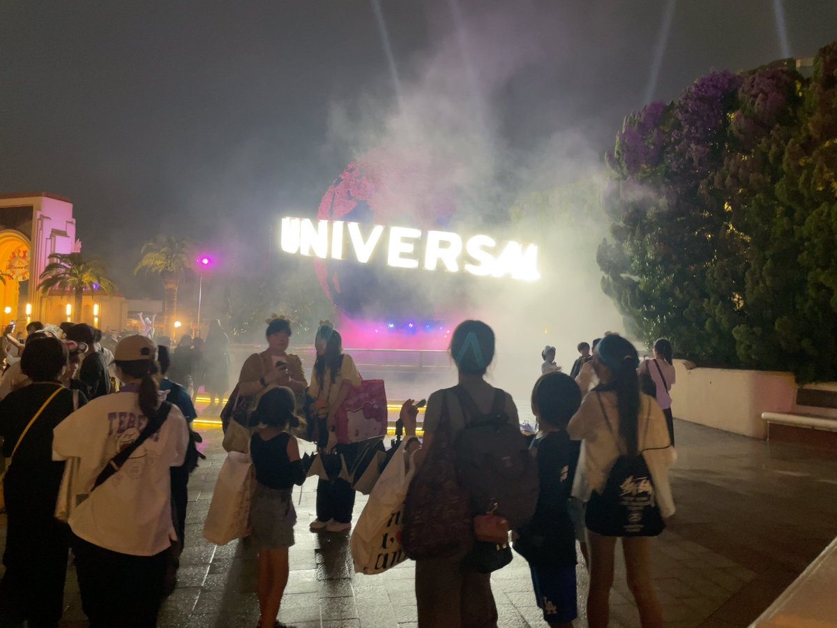 YASU__1216's tweet photo. 4年振りのUSJ🌏
ミニオン、フリーレン、マリオカート、ヨッシー、SING、他色々
雨の中、朝から夜まで満喫しました🎡 https://t.co/8BOeET3o9H